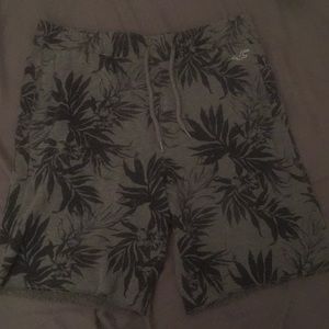 Men’s Hollister shorts